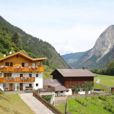 Michelas - Hof Umhausen Bagian luar foto