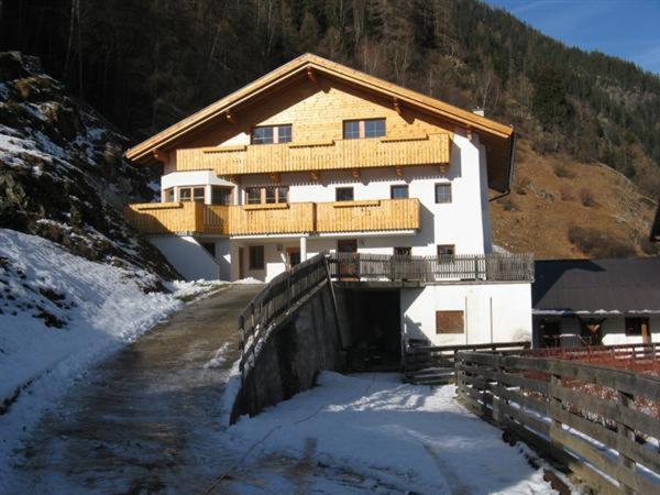 Michelas - Hof Umhausen Bagian luar foto
