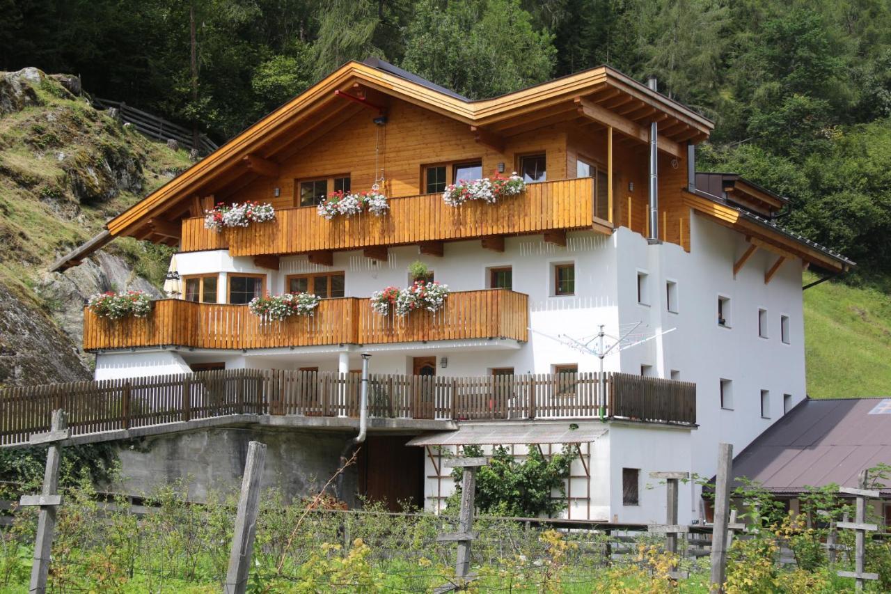 Michelas - Hof Umhausen Bagian luar foto