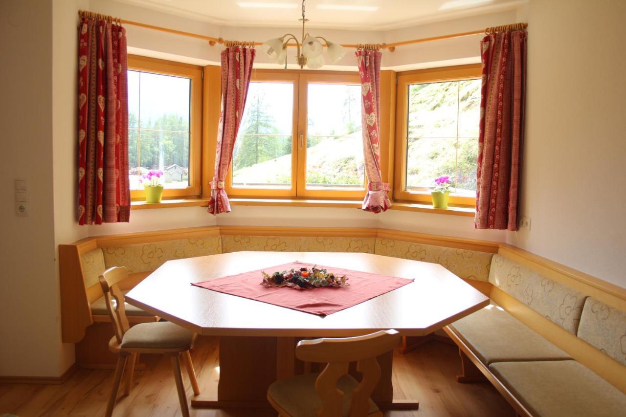 Michelas - Hof Umhausen Bagian luar foto